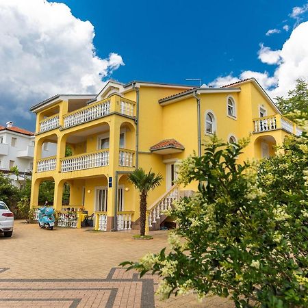 Apartments Artan Crikvenica Ngoại thất bức ảnh