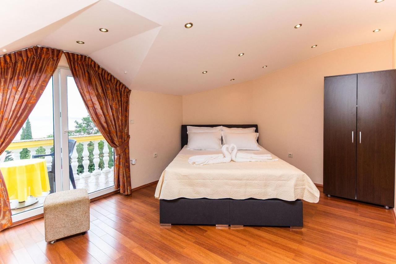 Apartments Artan Crikvenica Ngoại thất bức ảnh