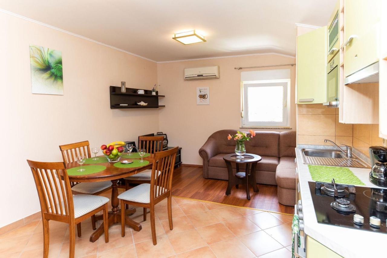 Apartments Artan Crikvenica Ngoại thất bức ảnh